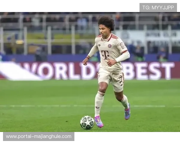 格纳布里低射击穿特拉普小门，拜仁4-0锁定胜局